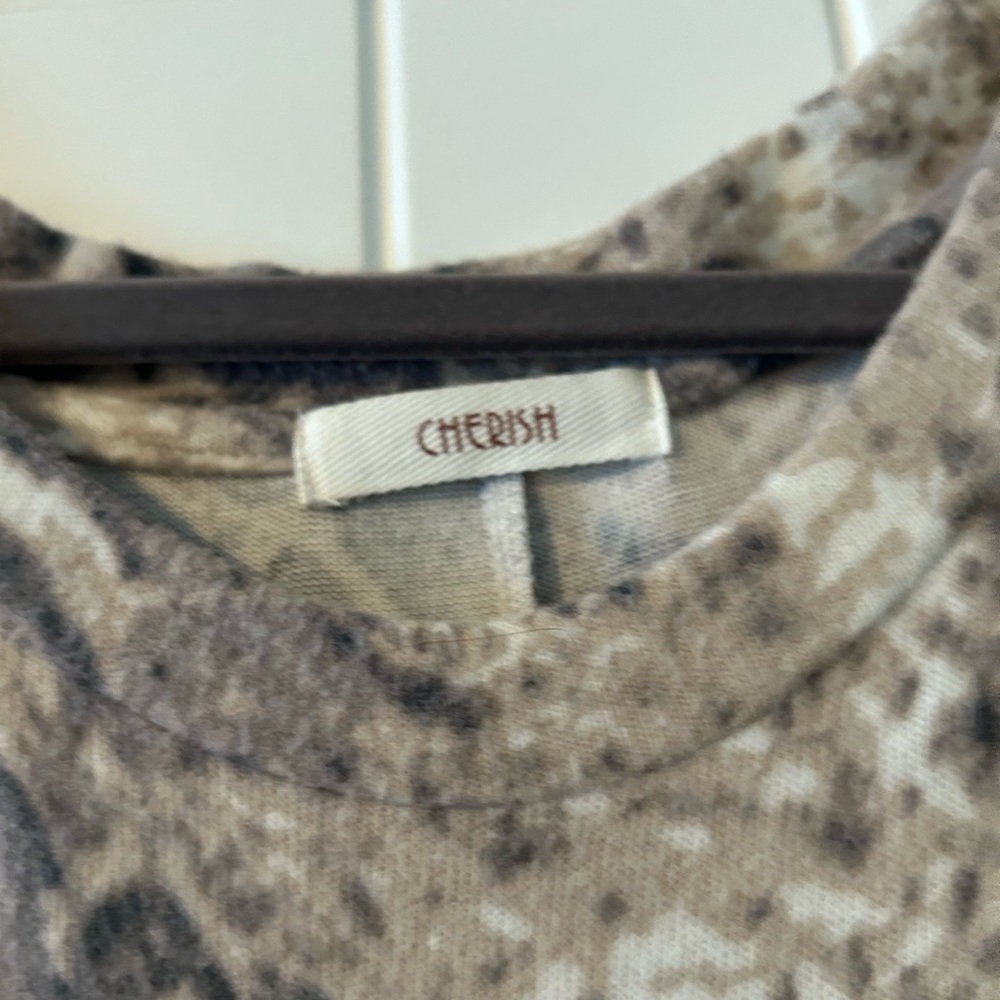 Cherish Neutral Patterned Top - Picture 4 of 5